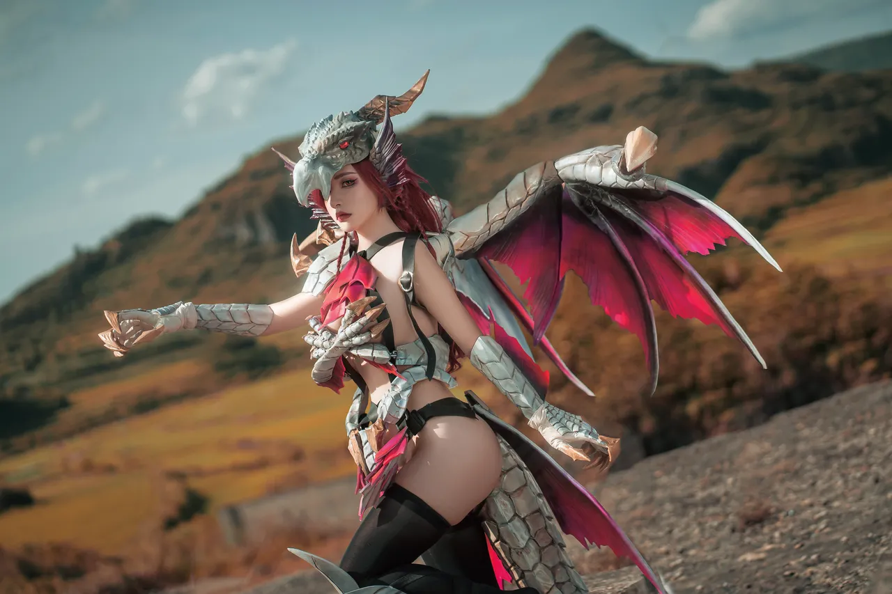 Nekokoyoshi (爆机少女喵小吉) cosplay Dawn Jue Silver Dragon - Monster Hunter Rise-erohere1.webp